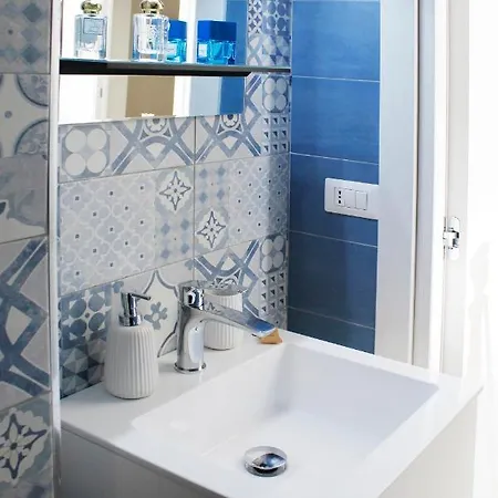 ゲストハウス Vico Torto Maison 3*